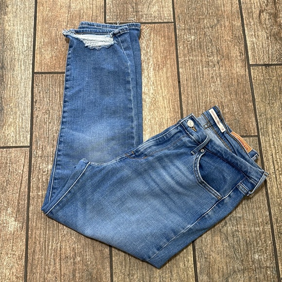 Levi’s Women’s Sz 31 Stretch 724 High Rise Crop Straight Jeans - Picture 3 of 13